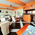Aslan Hotel