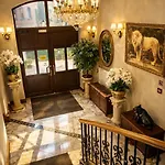 Aslan Hotel
