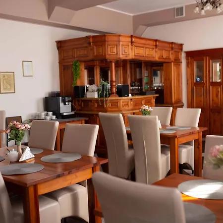 Aslan Hotel 3*