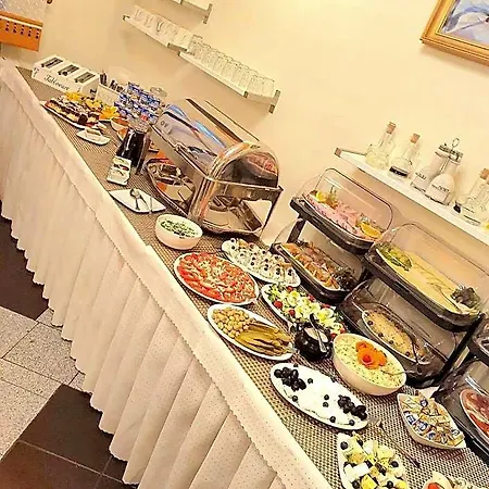 Aslan Hotel 3*