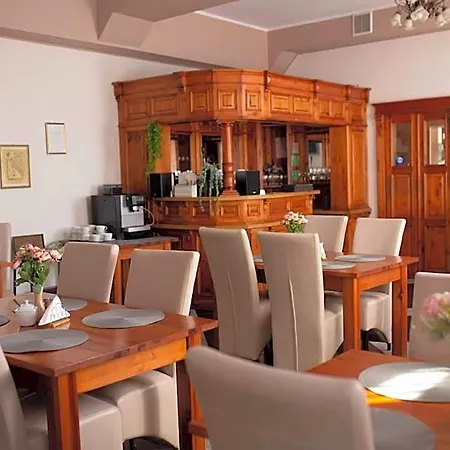 Aslan Hotel 3*